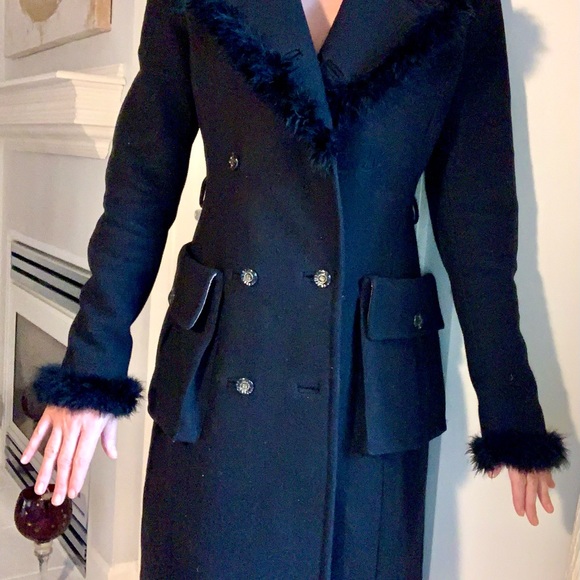Black wool coat. Below the knee. Spring & winter wear. Small. Fitted. Sexy - Picture 2 of 5